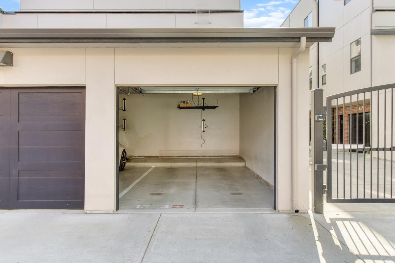 1323 East Sutter Walk