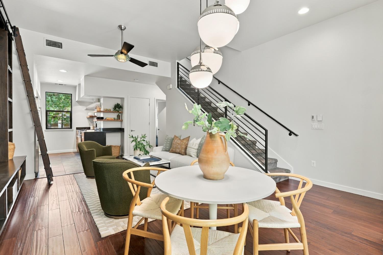 1323 East Sutter Walk