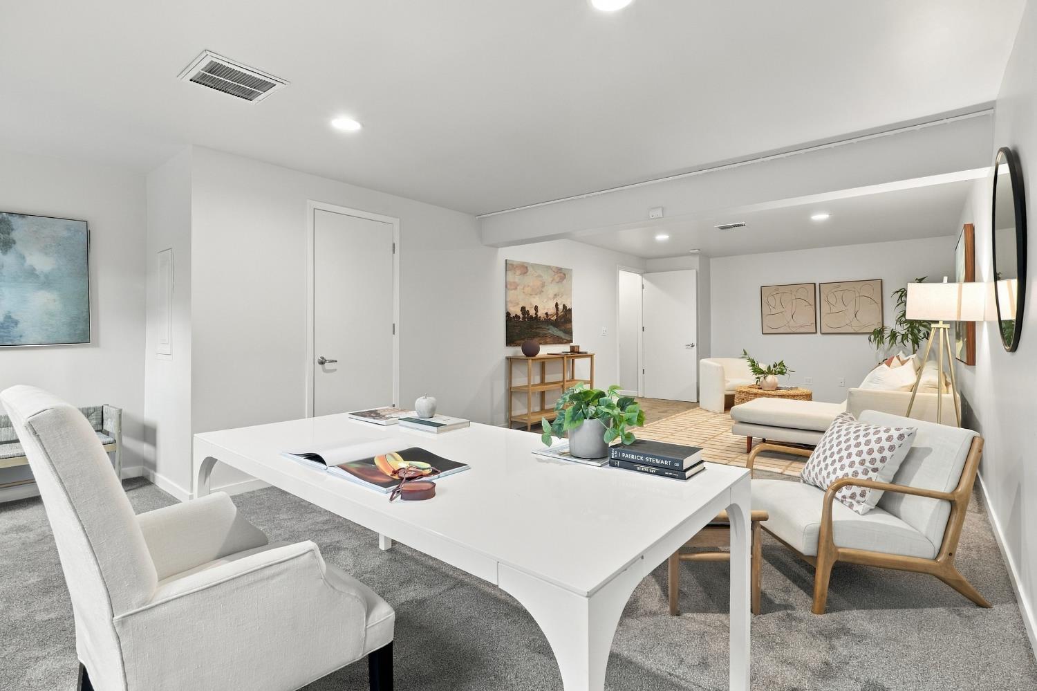 1323 East Sutter Walk