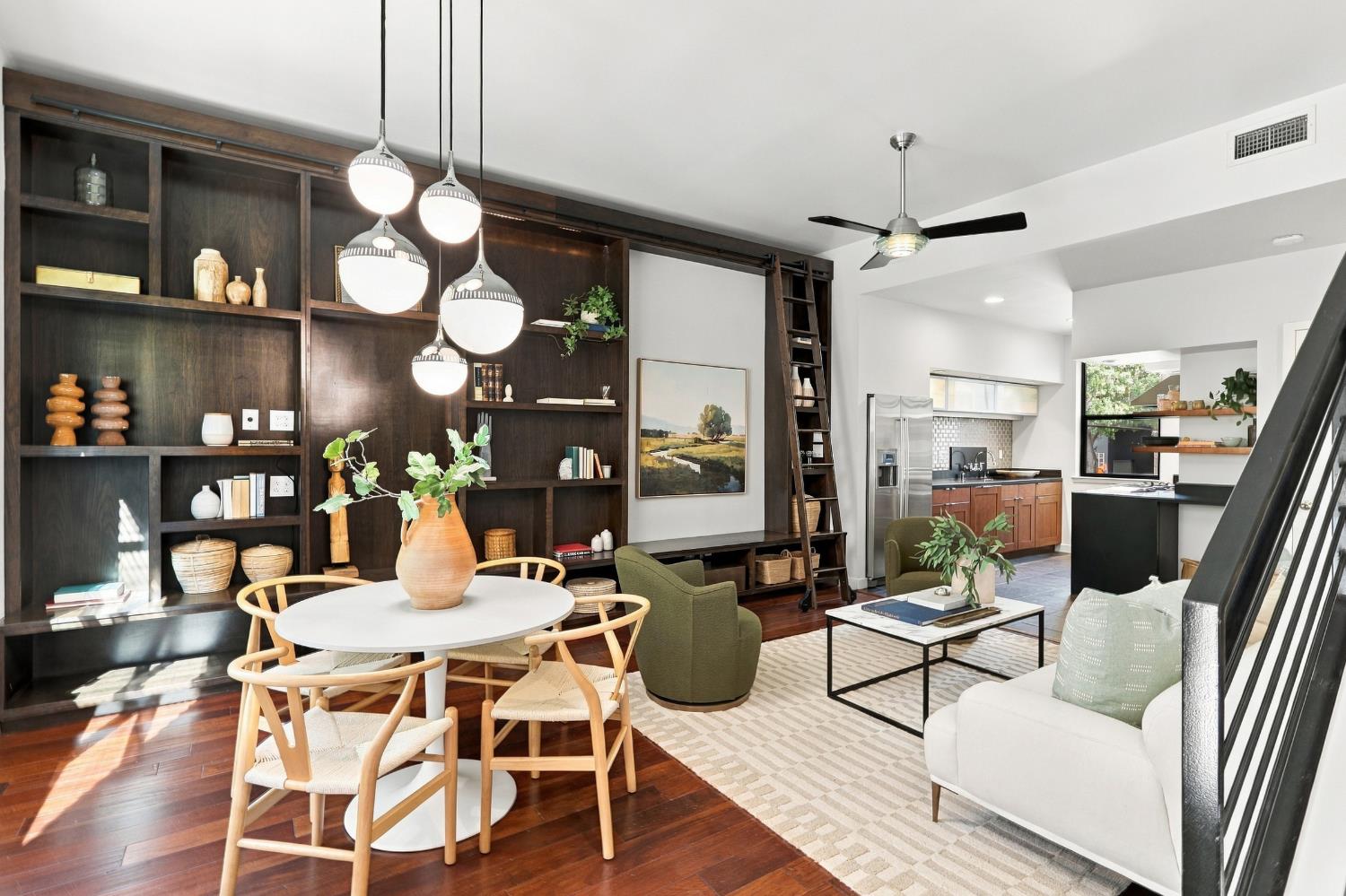 1323 East Sutter Walk