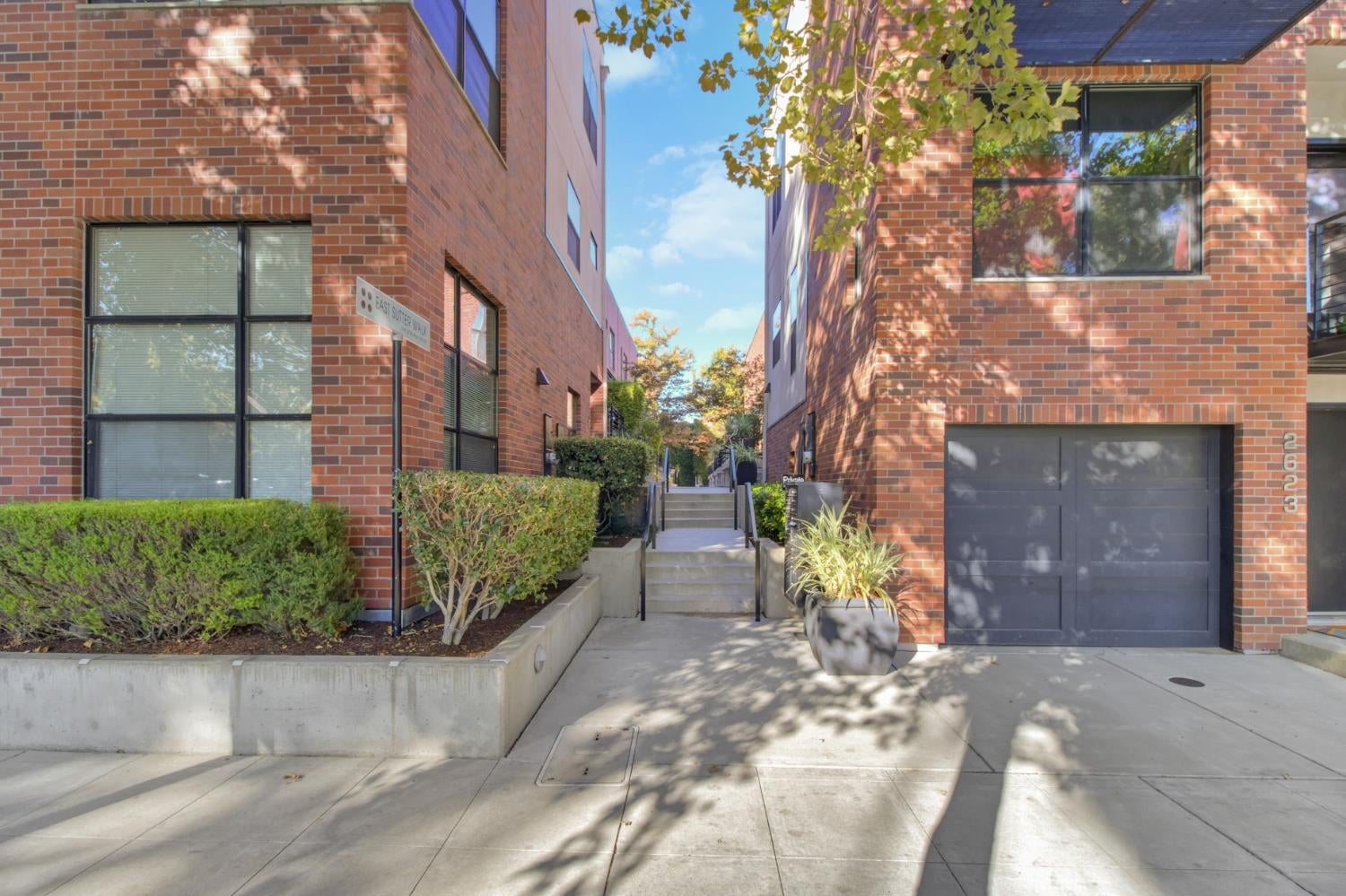 1323 East Sutter Walk