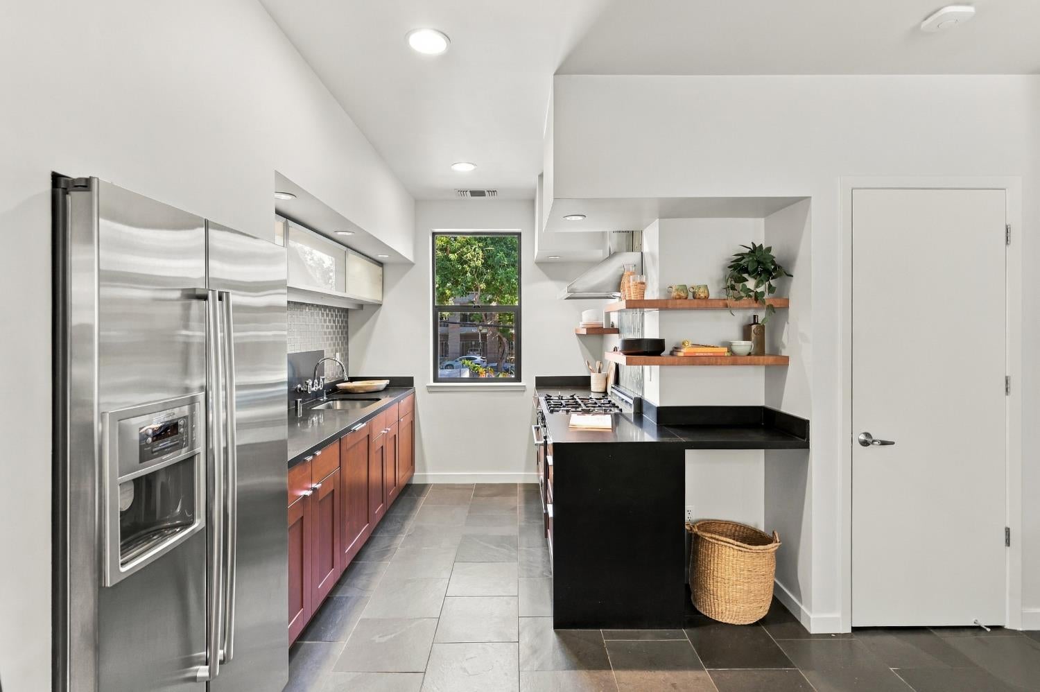 1323 East Sutter Walk
