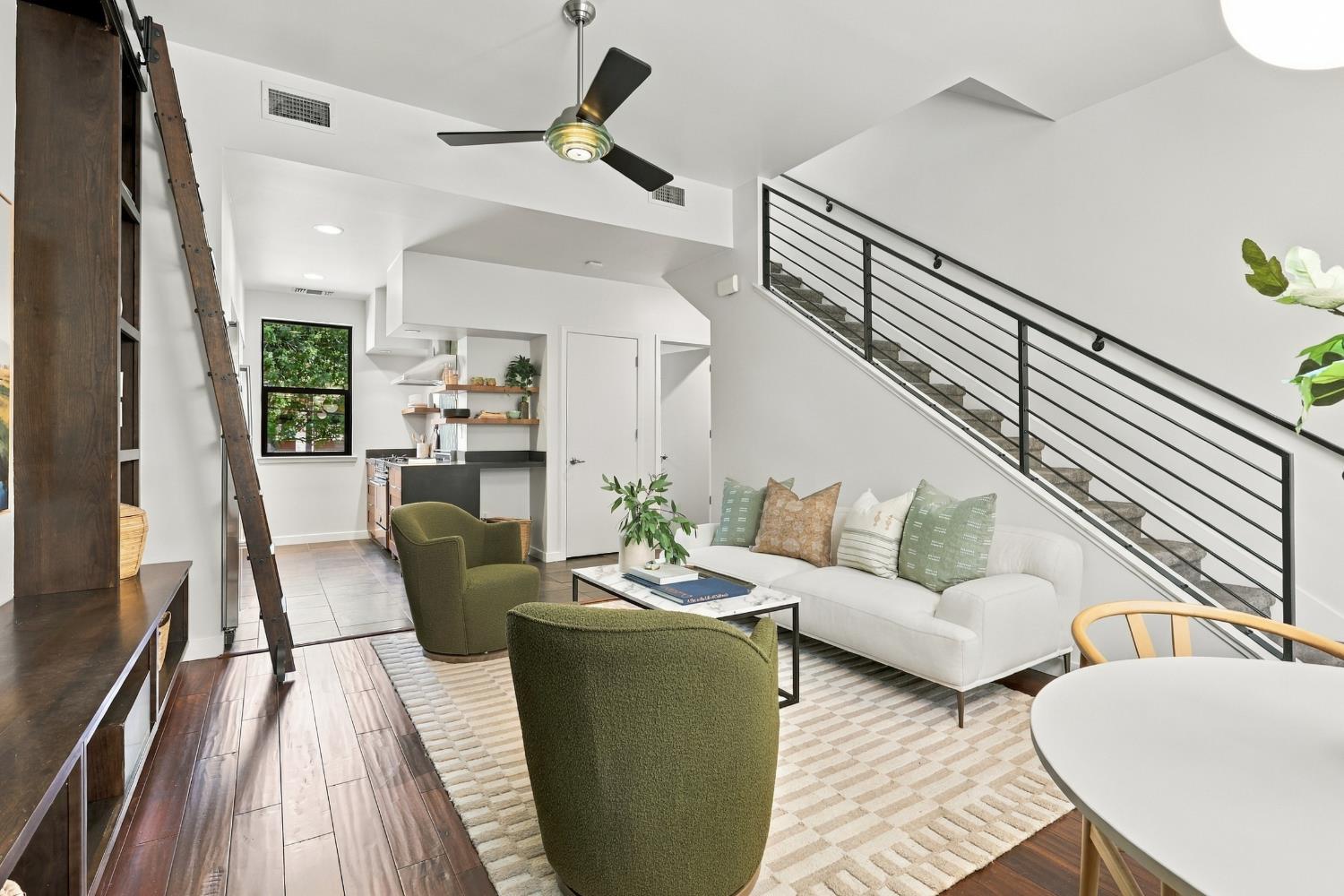 1323 East Sutter Walk