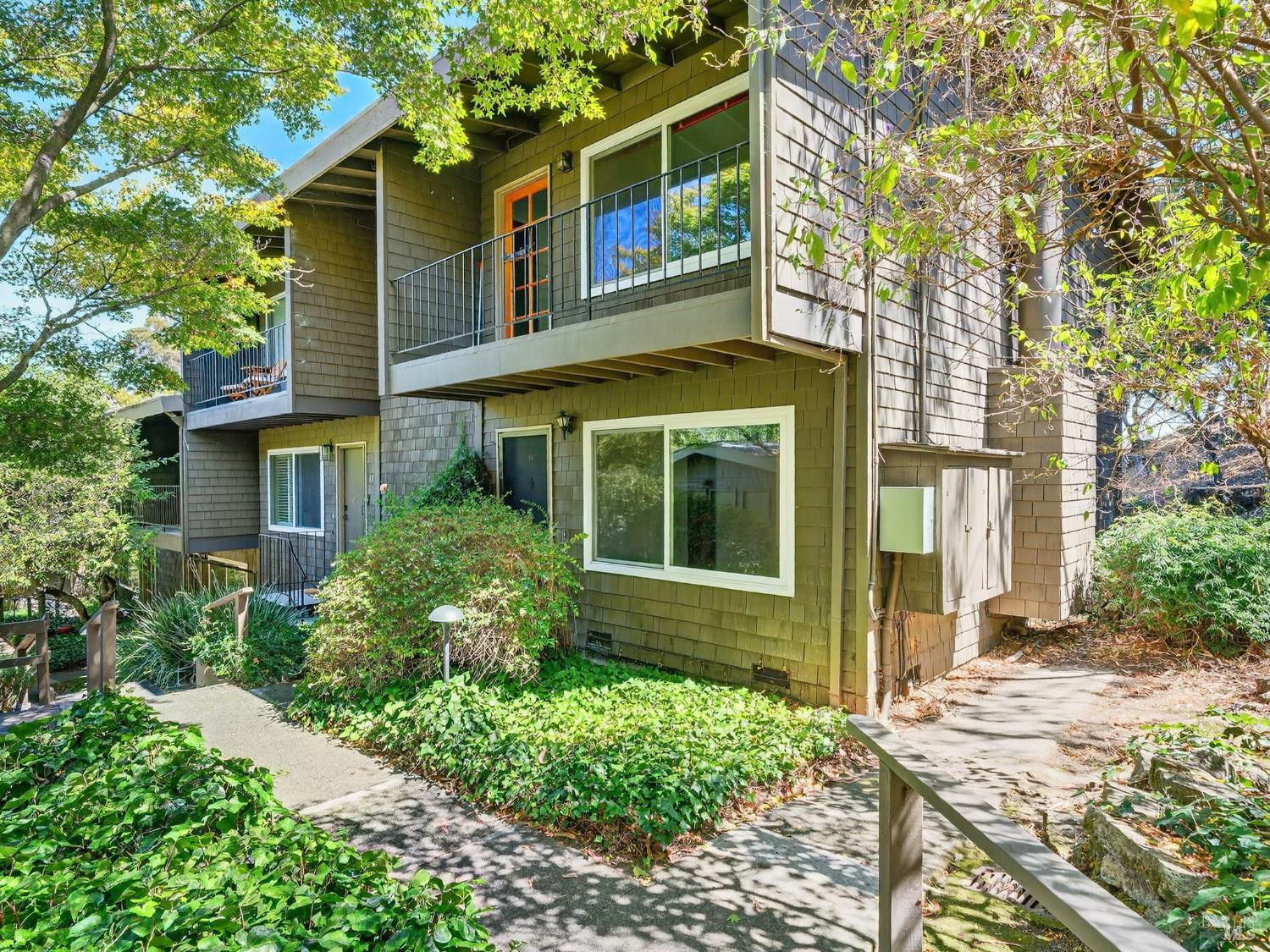 1411 Casa Buena Drive 14