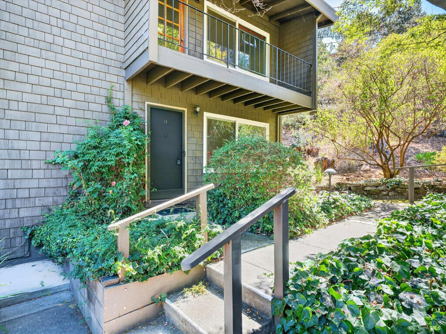 1411 Casa Buena Drive 14