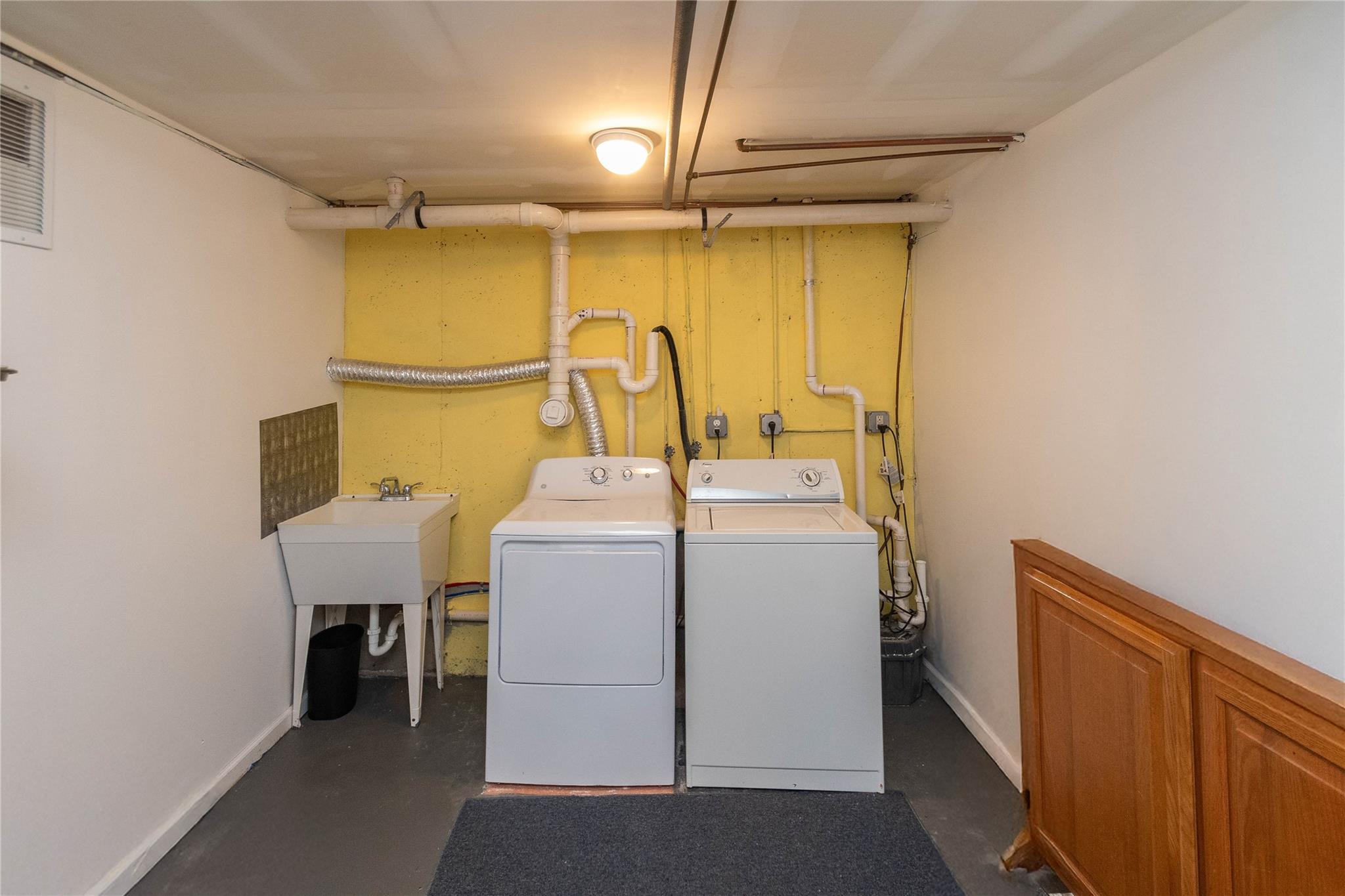 252 Southwoods Drive