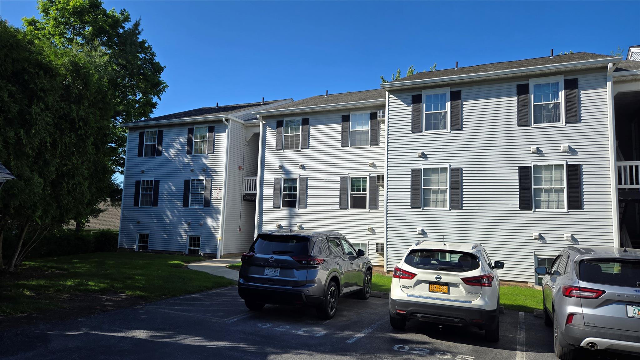 2 Lexington Hill Unit: 10