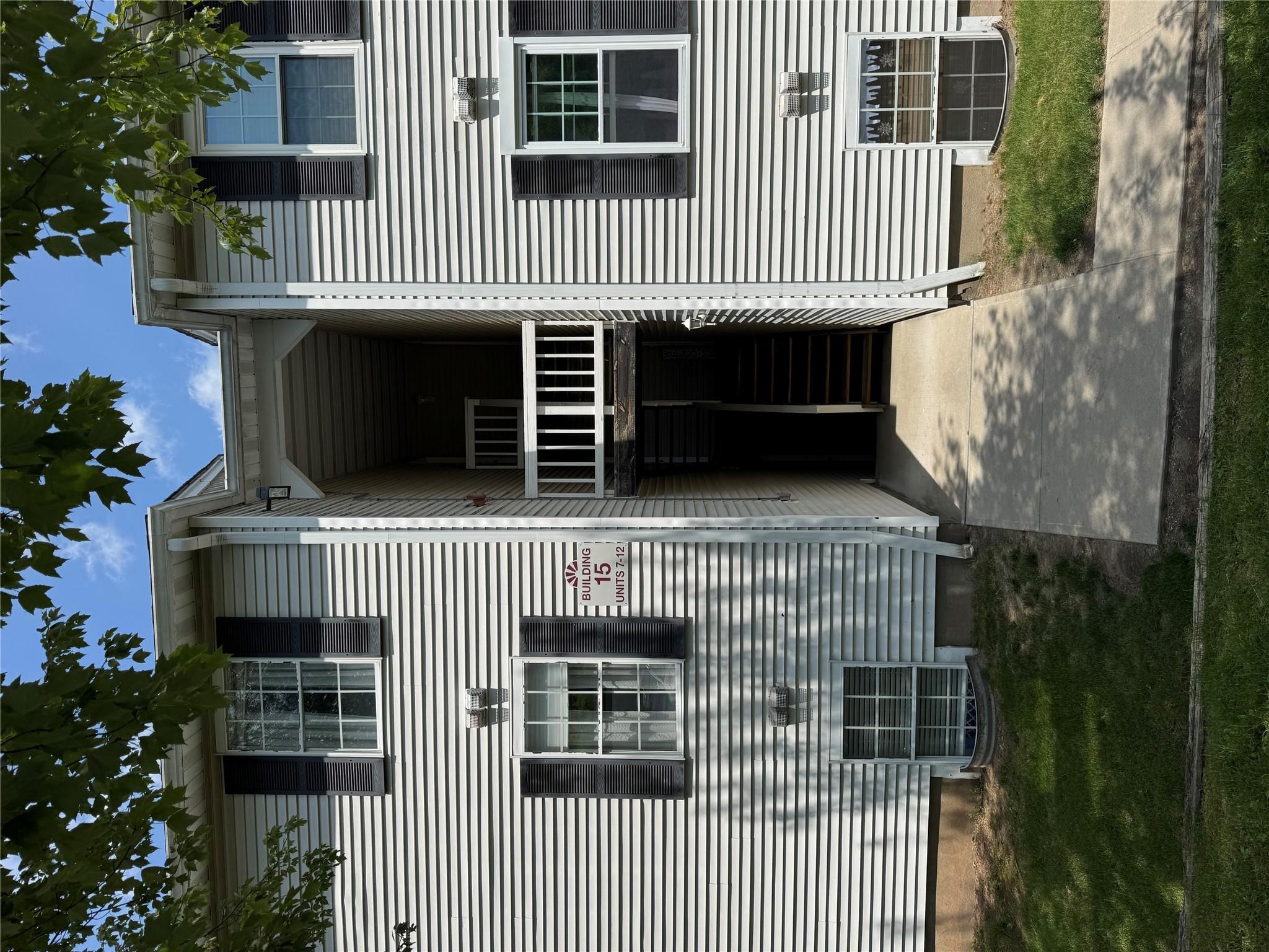 15 Lexington Hill Unit: 9