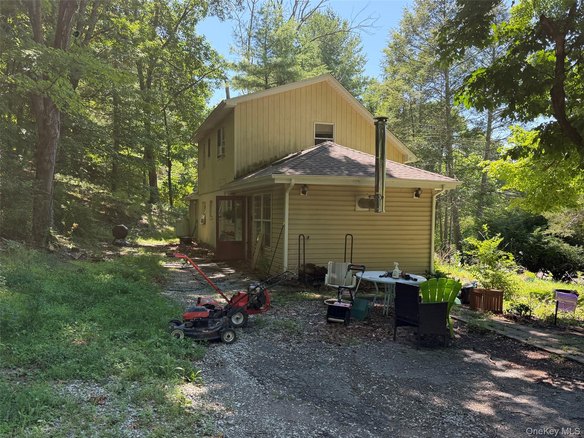 34 Upper Hillman Road