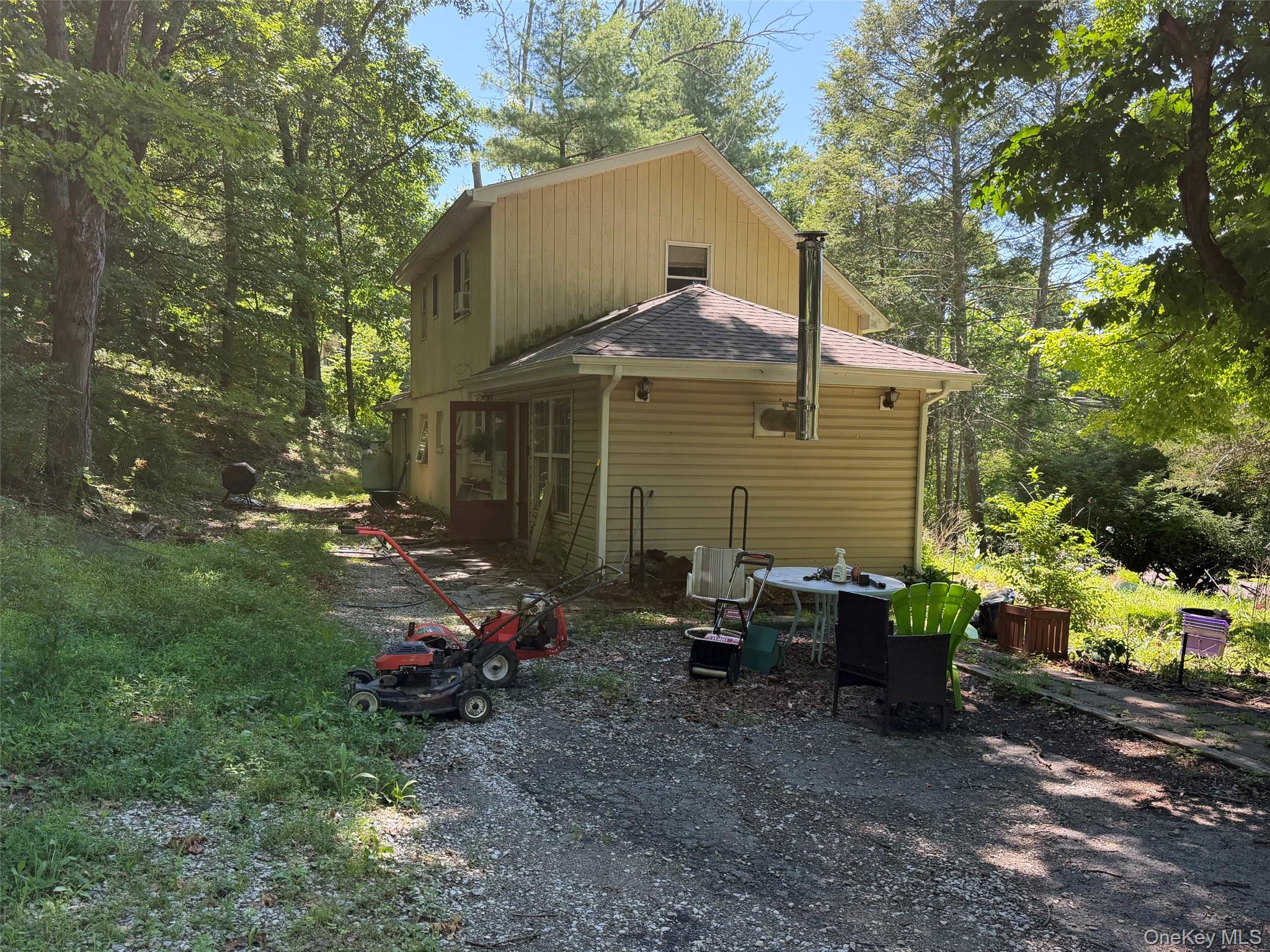 34 Upper Hillman Road