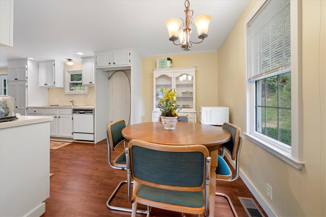 2707 Crowe Creek Road
