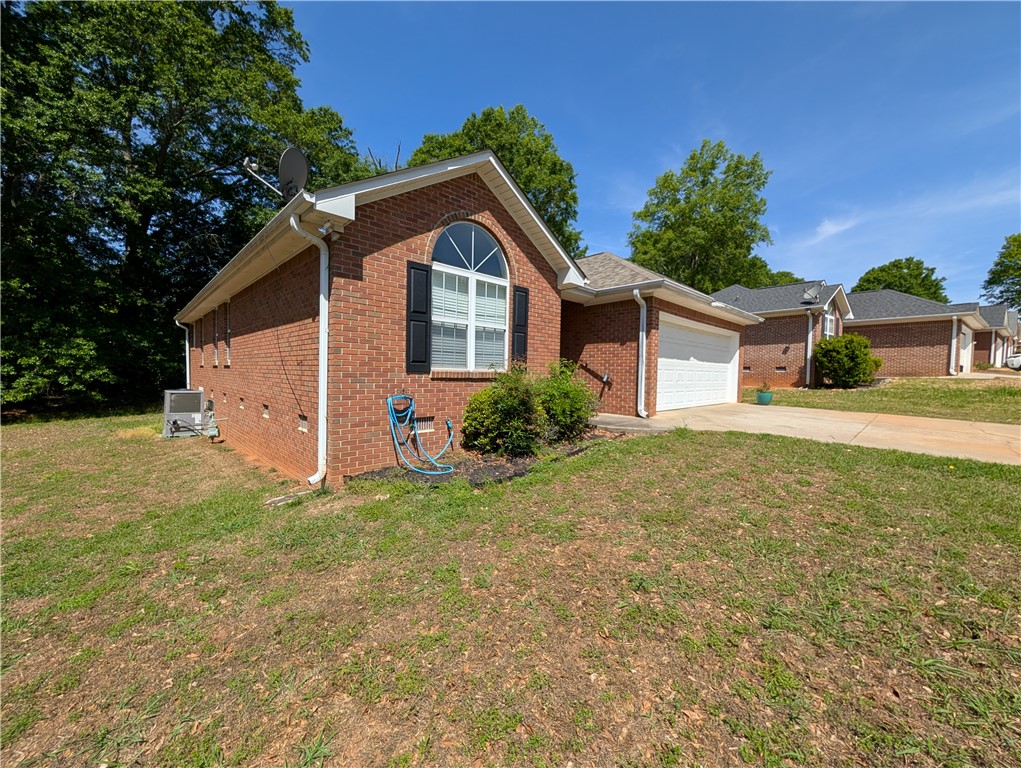 124 Woodbridge Court