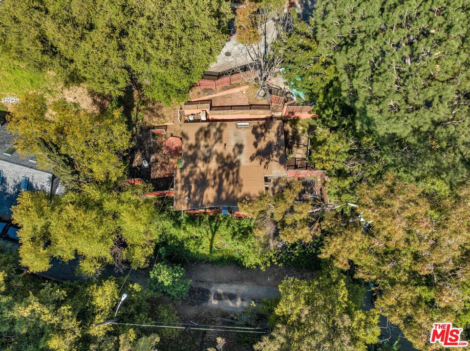 8879 Hollywood Hills Road