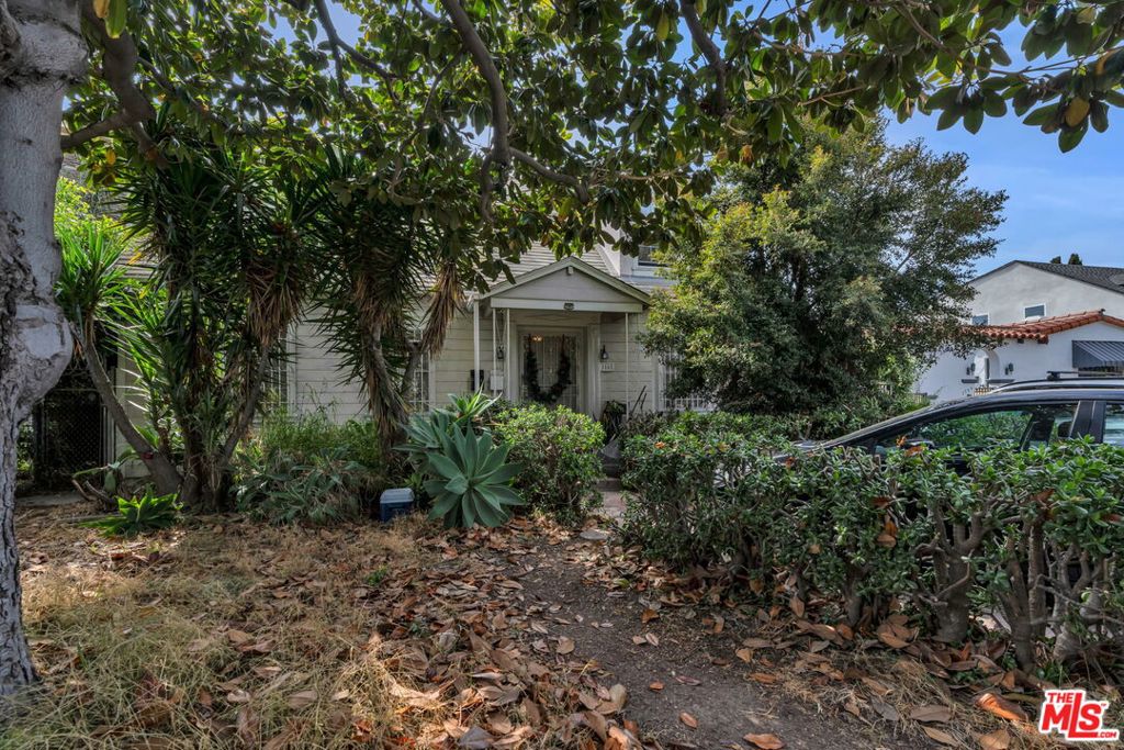 1161 S Windsor Boulevard