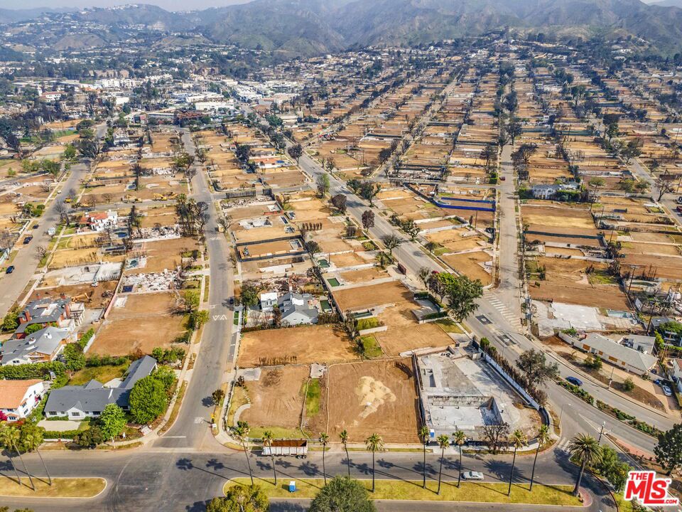 14827 Pampas Ricas Boulevard