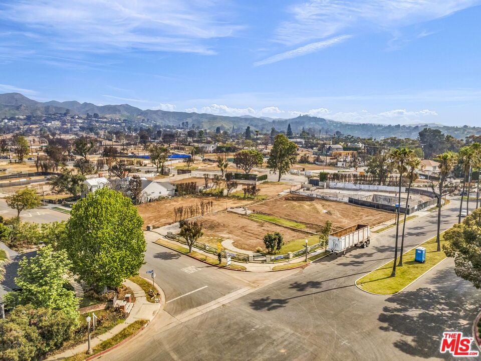 14827 Pampas Ricas Boulevard