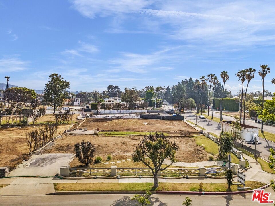 14827 Pampas Ricas Boulevard