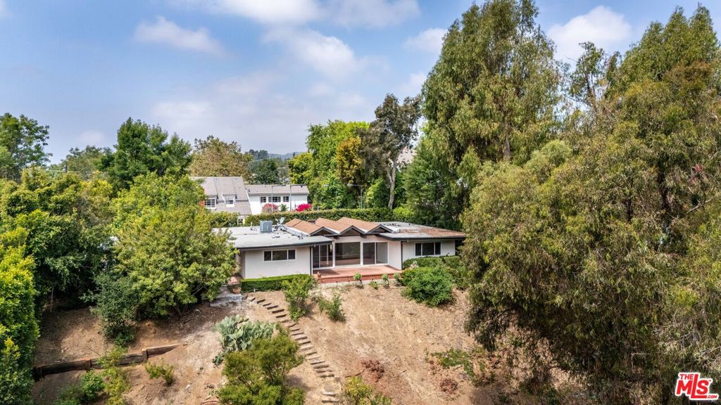 656 N Bonhill Road