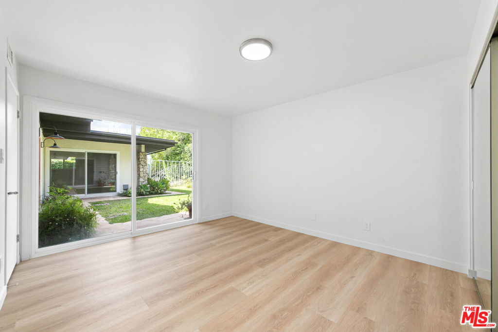 656 N Bonhill Road