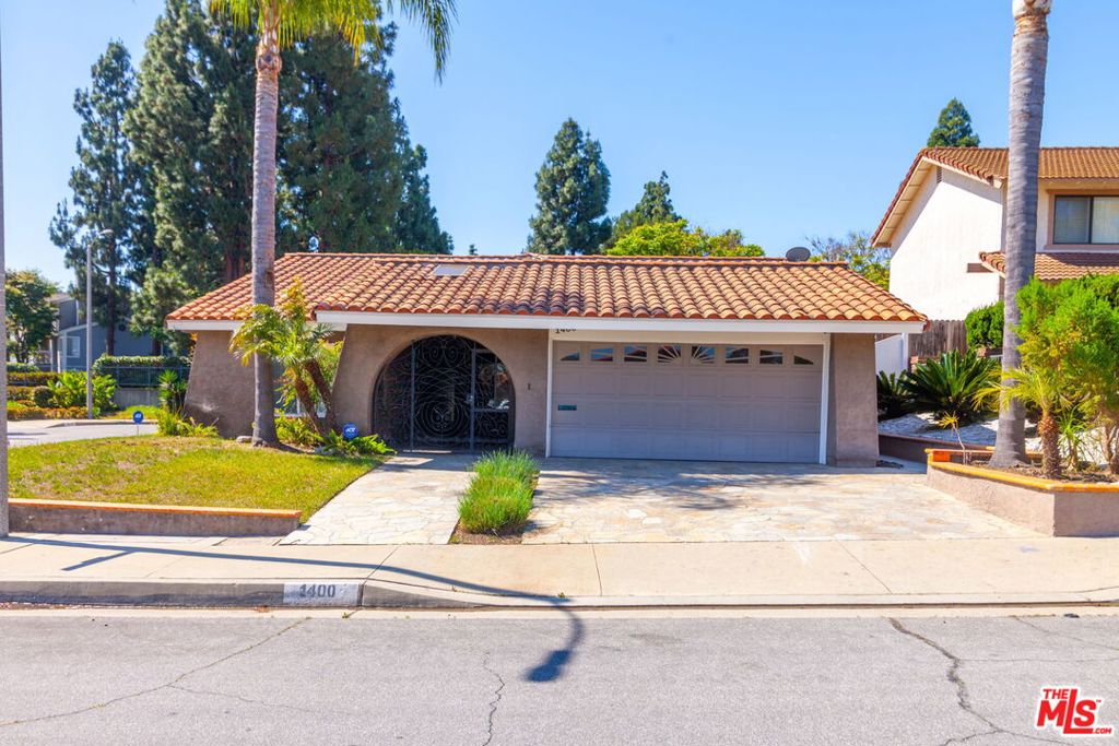 1400 Caddington Drive