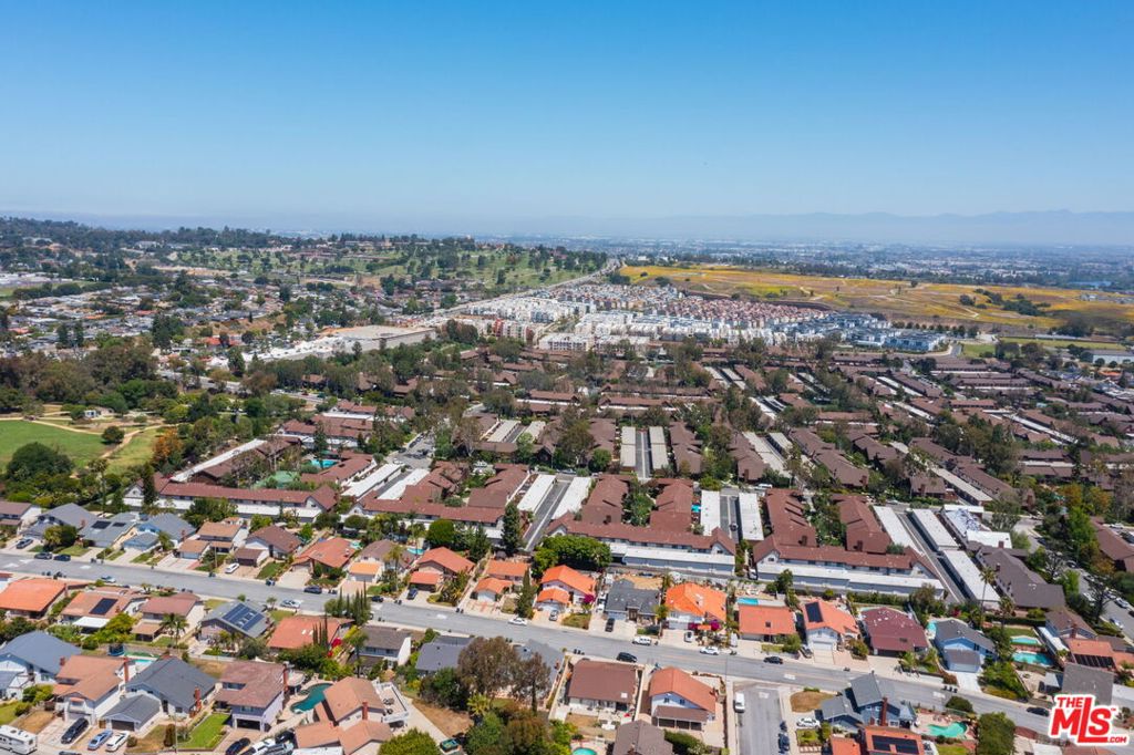 1400 Caddington Drive