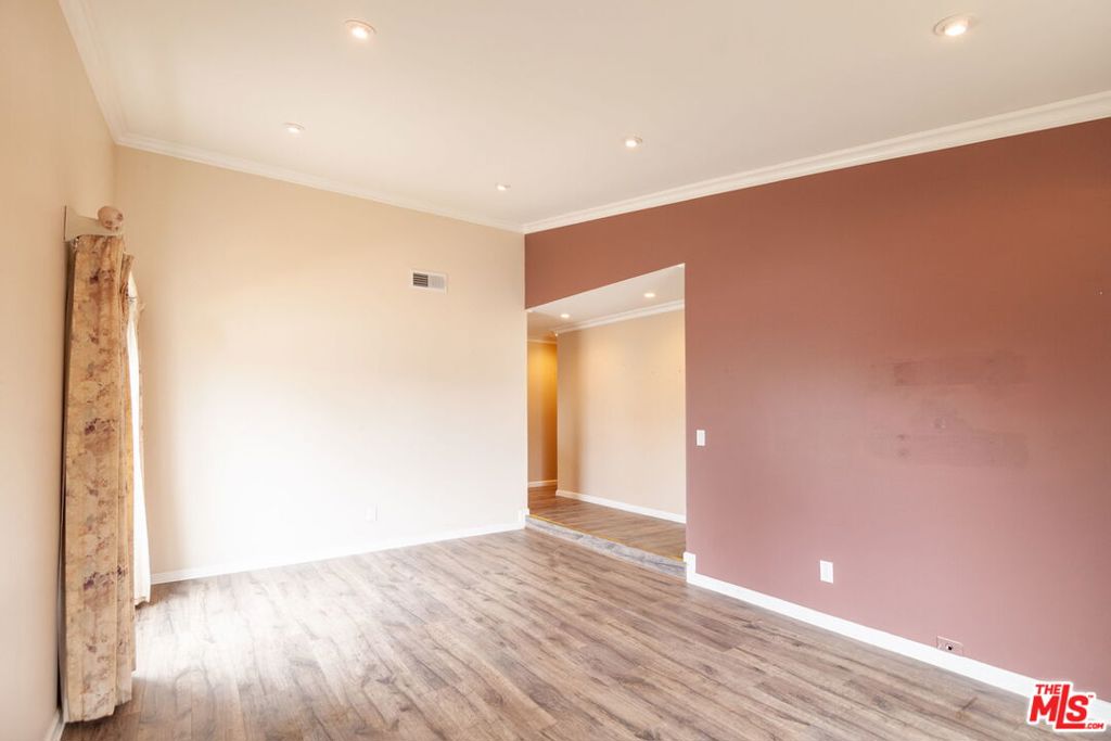 1400 Caddington Drive