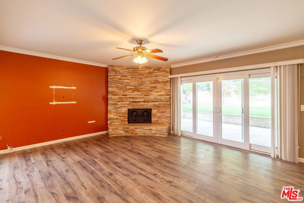 1400 Caddington Drive