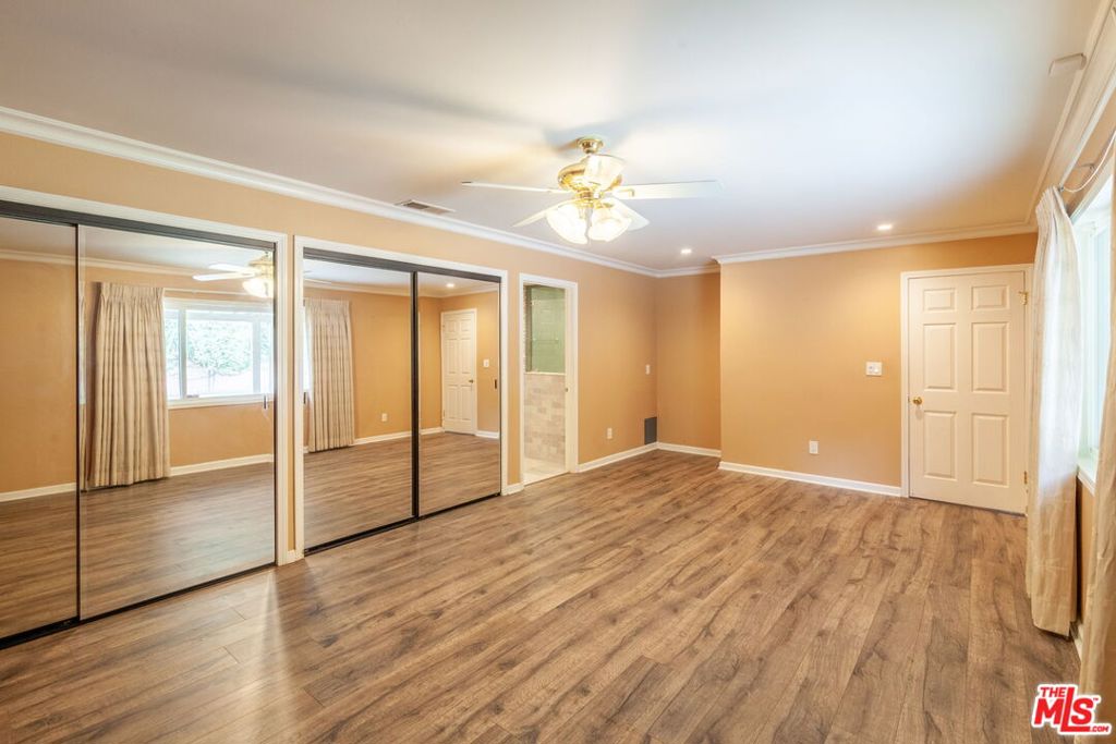 1400 Caddington Drive