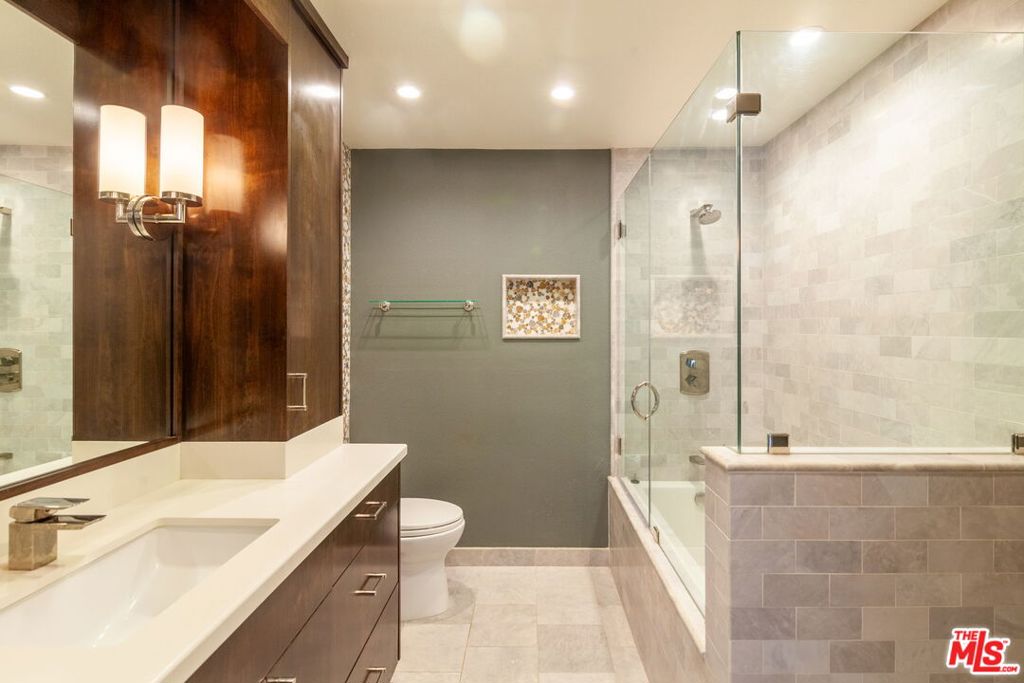 1400 Caddington Drive