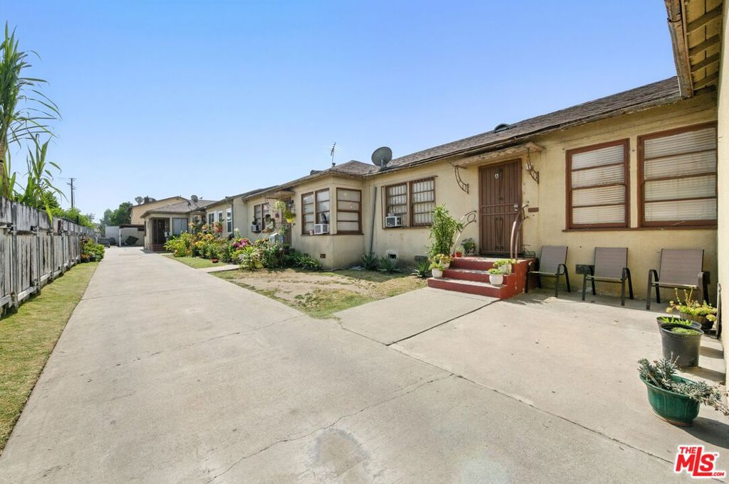 2458 Tamora Avenue