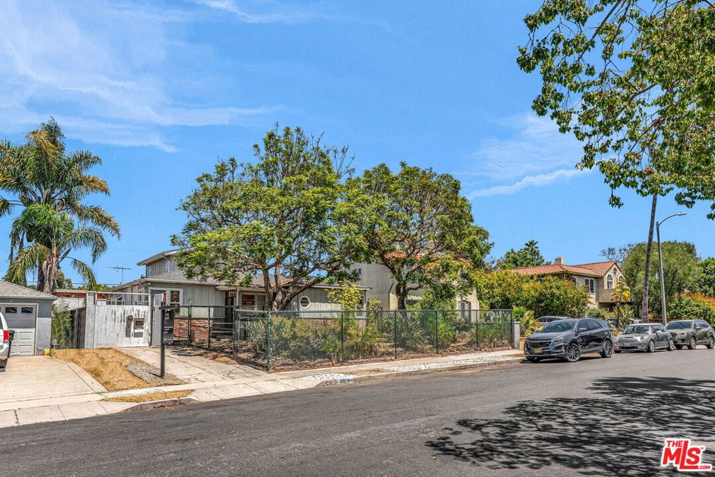 3616 Mountain View Avenue