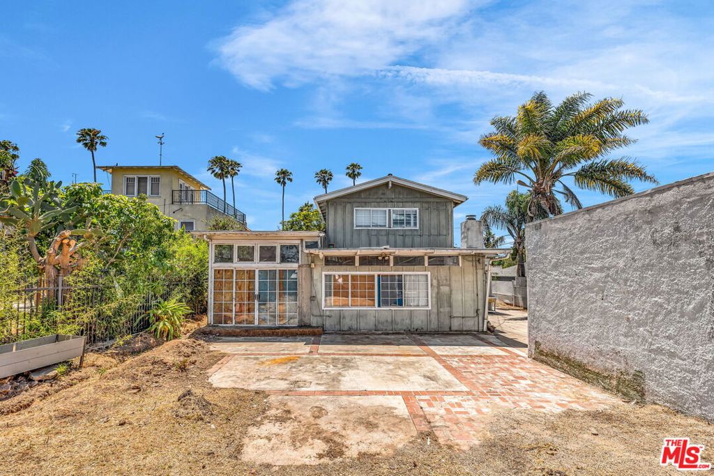 3616 Mountain View Avenue