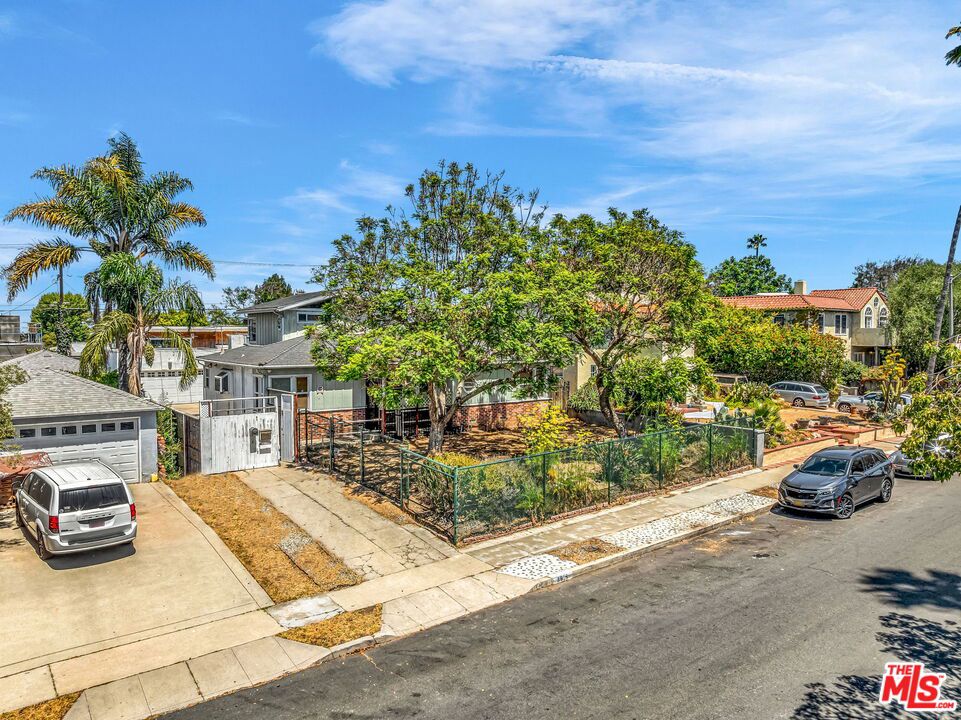 3616 Mountain View Avenue