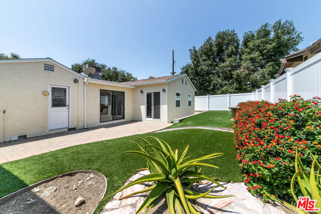 1719 Camulos Avenue