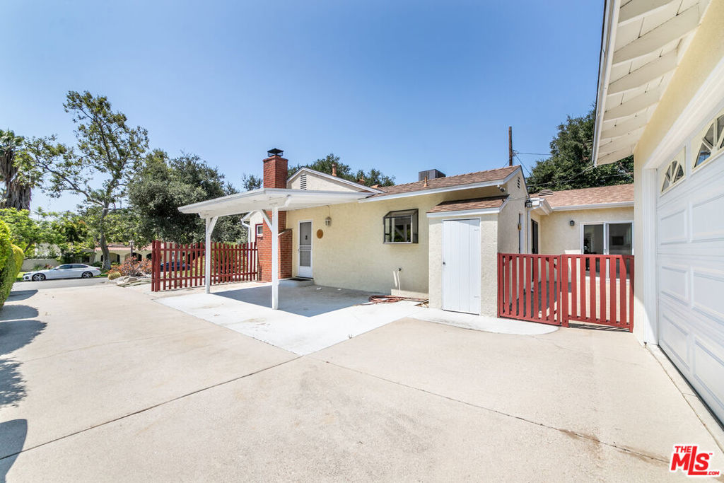 1719 Camulos Avenue