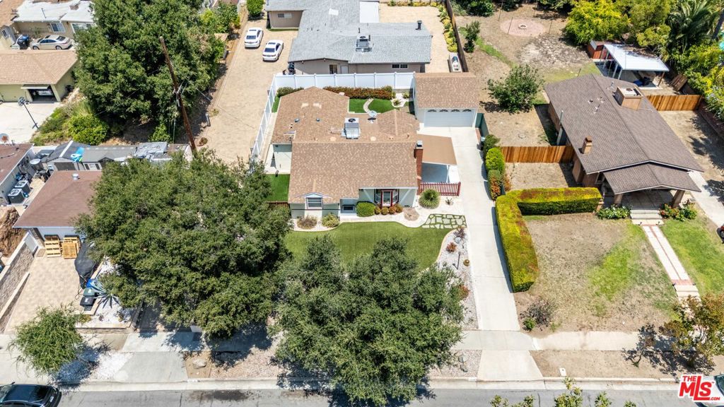 1719 Camulos Avenue