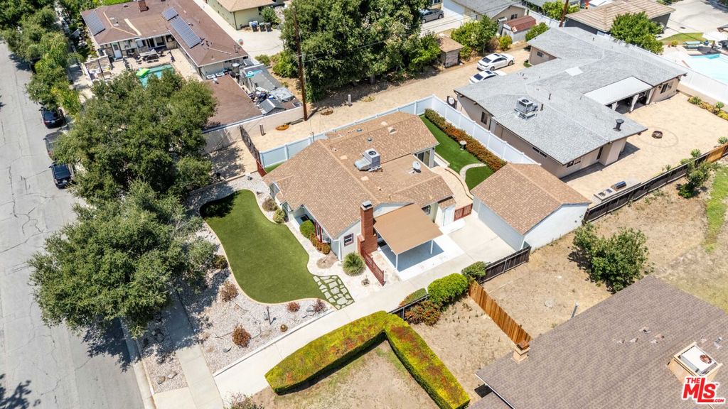 1719 Camulos Avenue