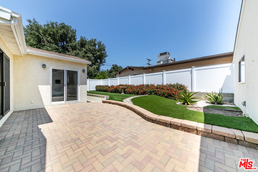 1719 Camulos Avenue