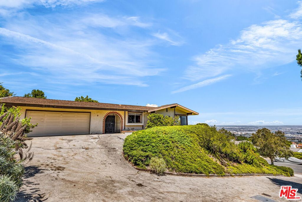 29857 Knoll View Drive