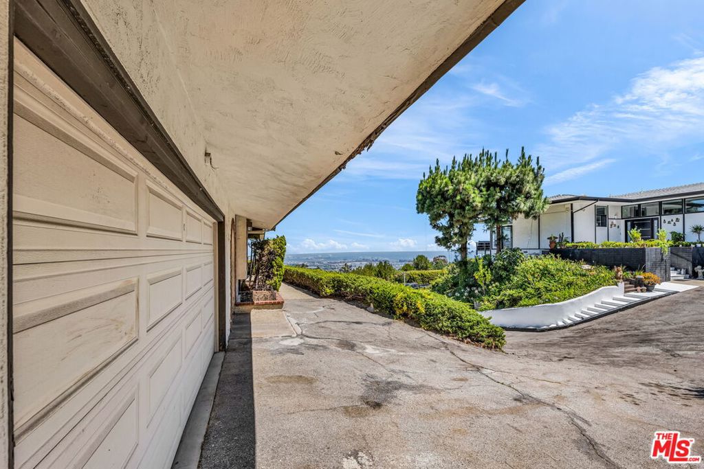 29857 Knoll View Drive