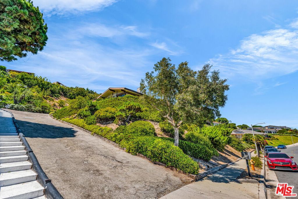 29857 Knoll View Drive