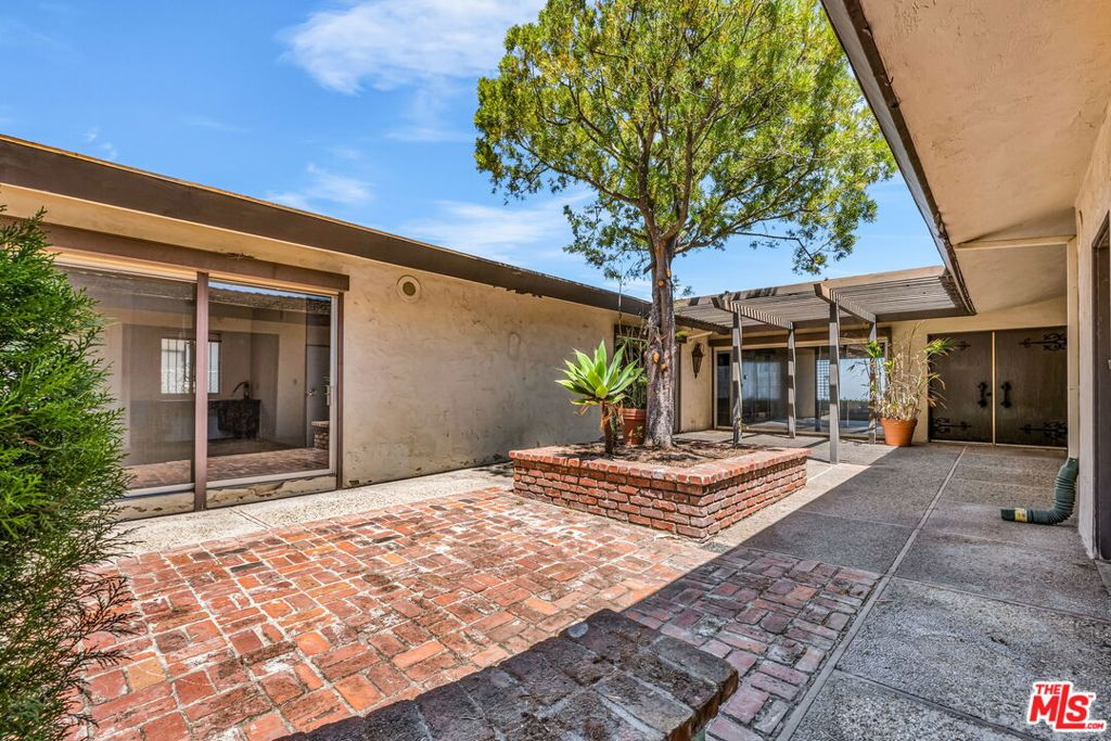 29857 Knoll View Drive