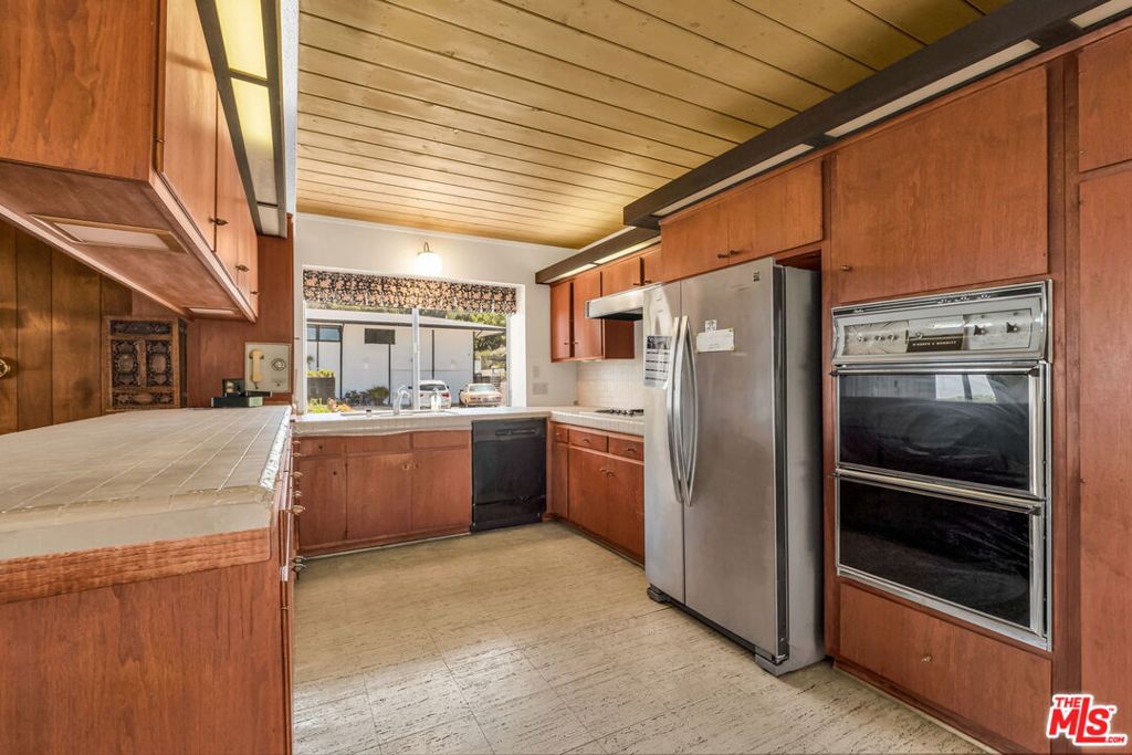 29857 Knoll View Drive