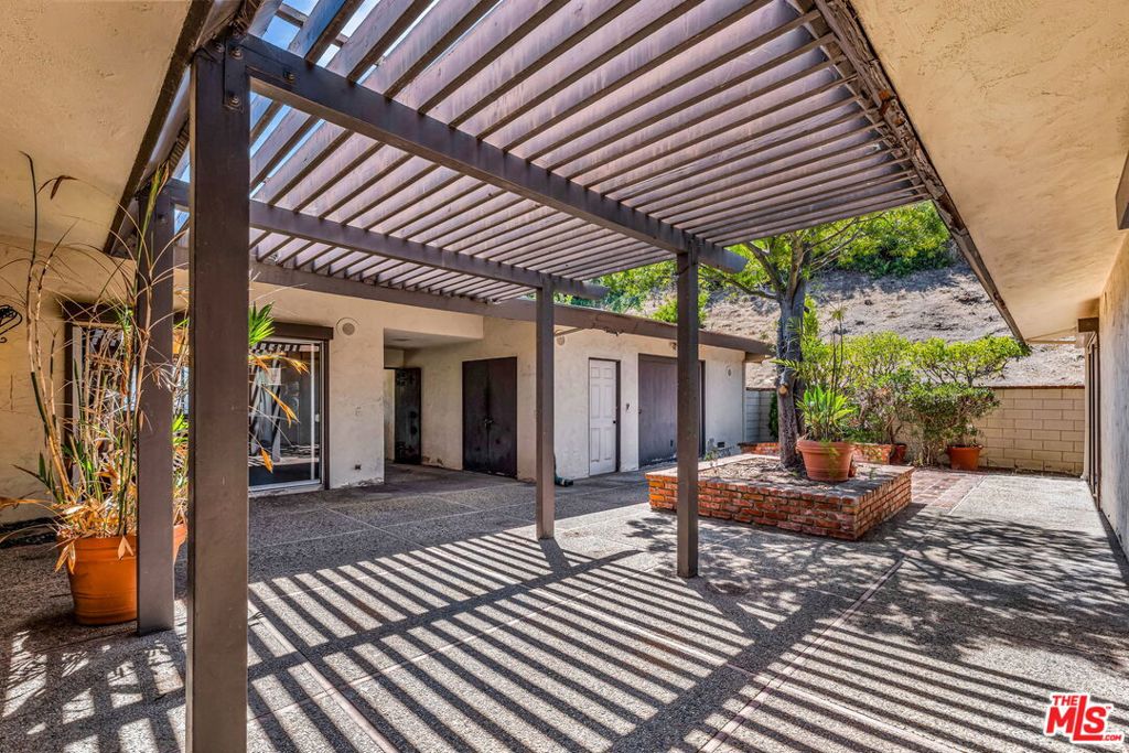 29857 Knoll View Drive