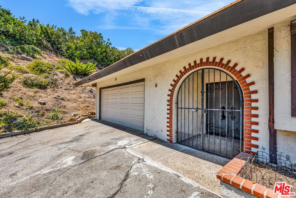 29857 Knoll View Drive