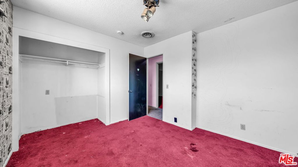 836 E Pillsbury Street