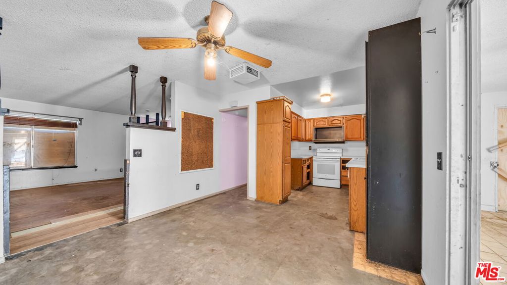 836 E Pillsbury Street