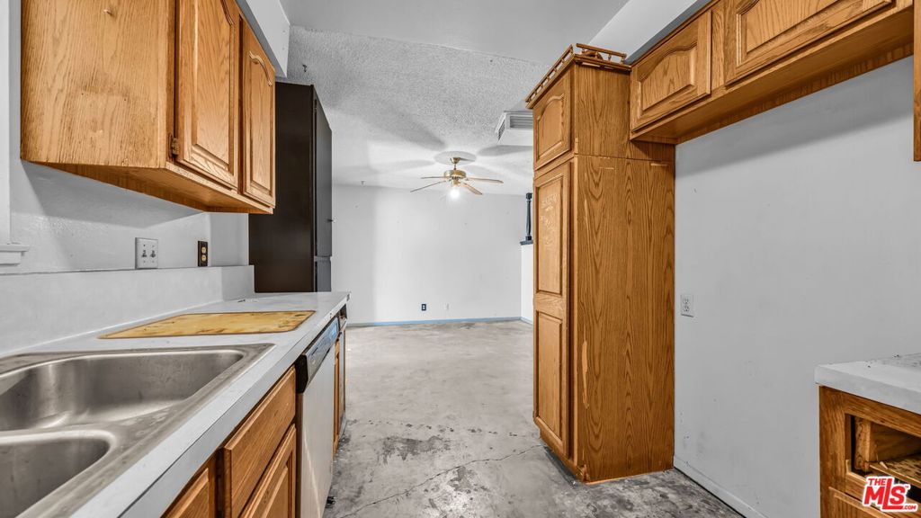 836 E Pillsbury Street