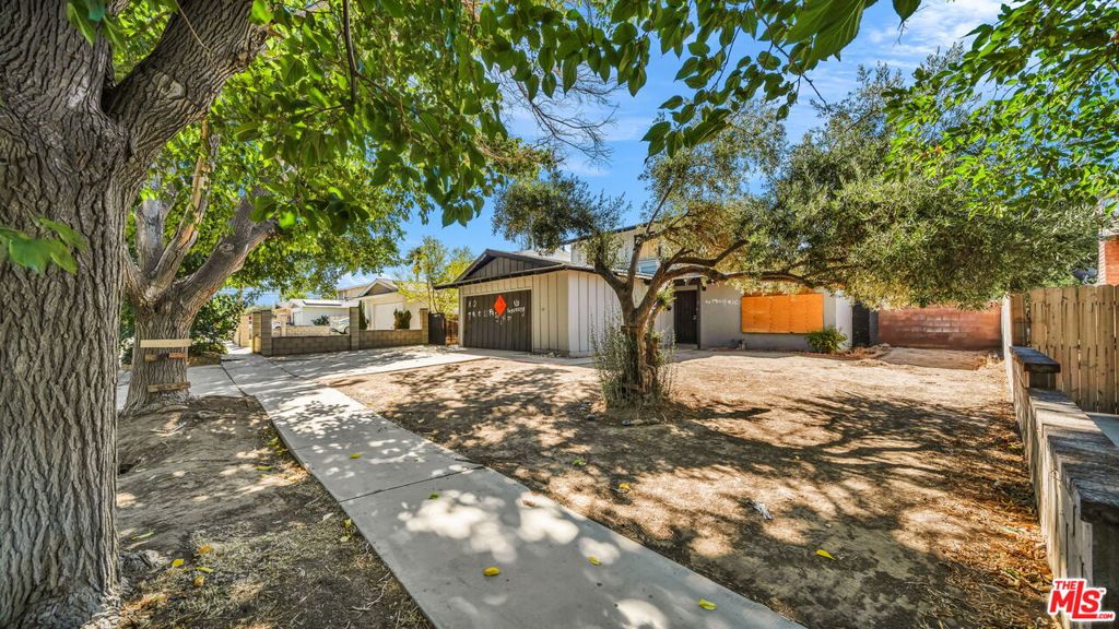 836 E Pillsbury Street