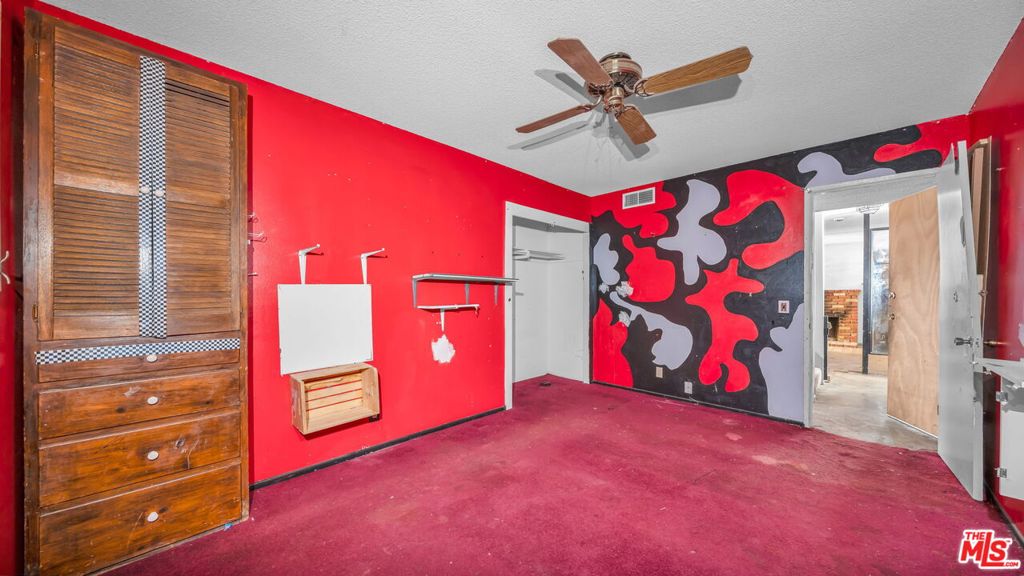 836 E Pillsbury Street